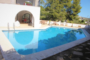 VILLA CON PISCINA PRIVADA Y BARBACOA Albert Villas